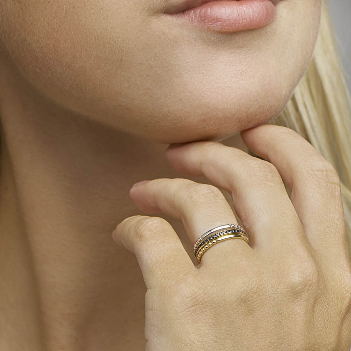 aanschuifring zwart zirkonia 14K geelgoud