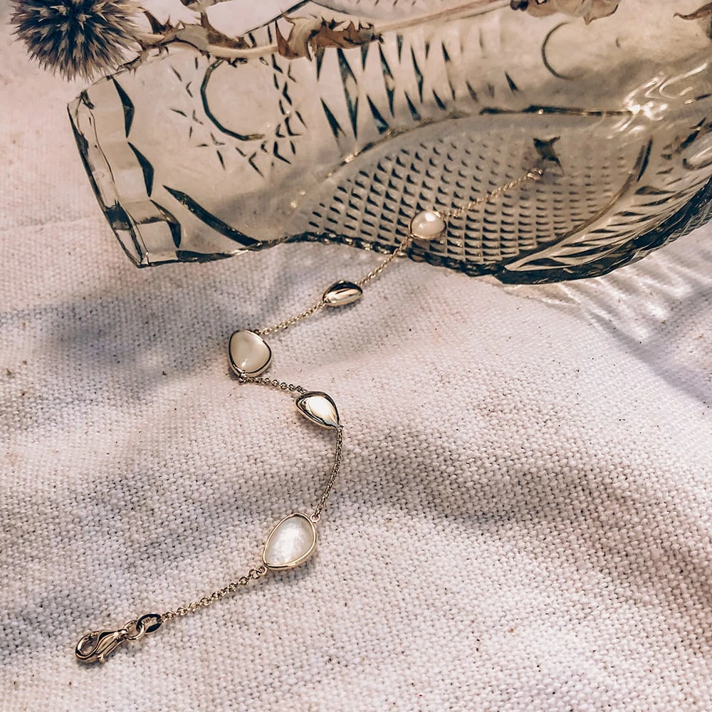 Armband geelgoud parelmoer