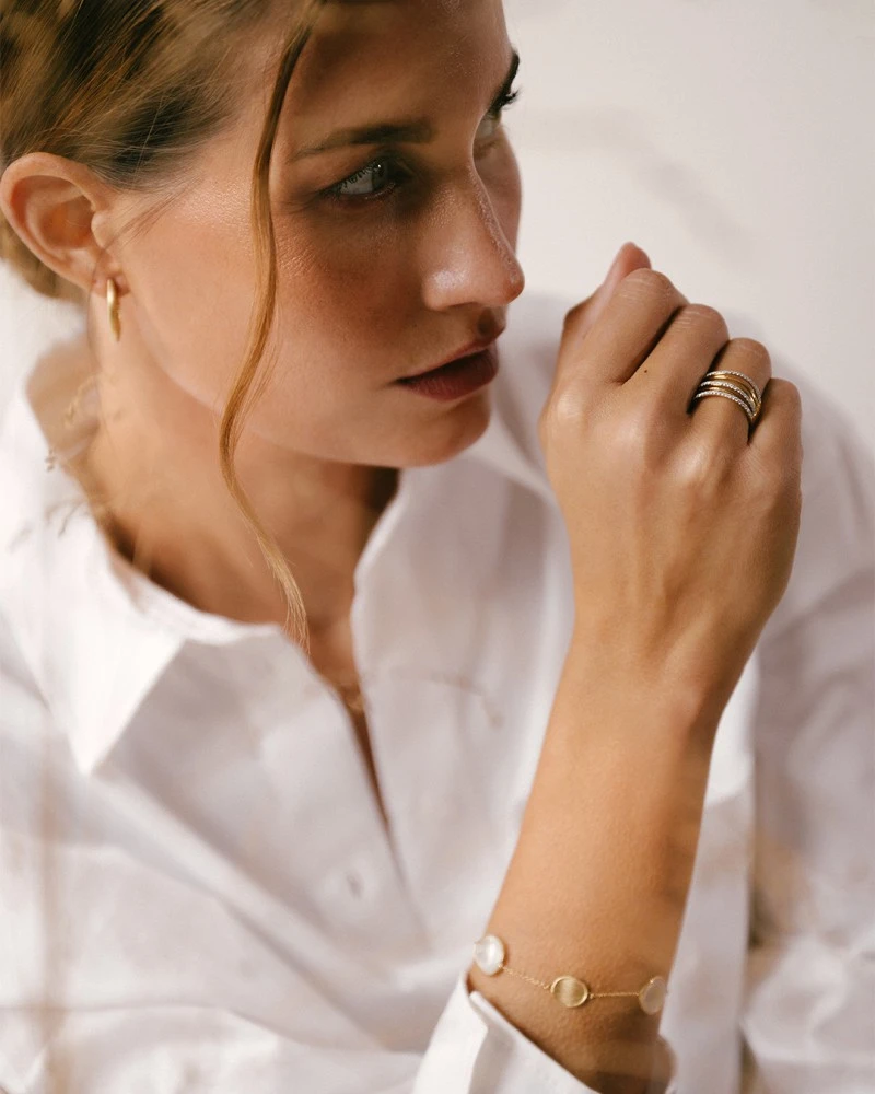 Armband geelgoud parelmoer