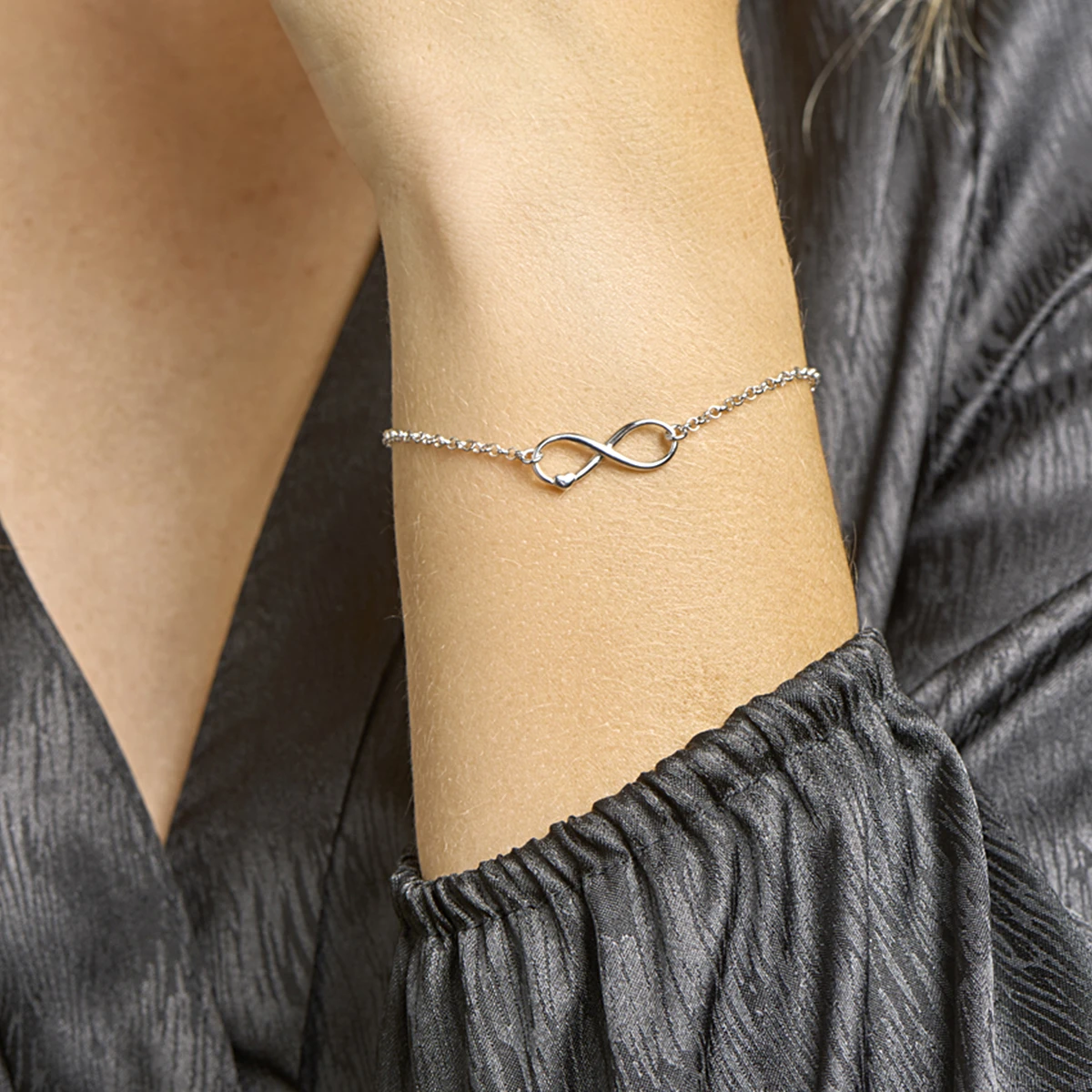 armband infinity en hart 17 + 2 cm zilver gerhodineerd