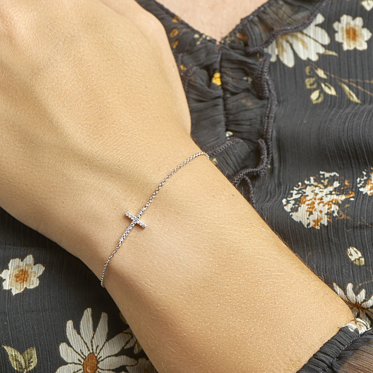 armband kruis zirkonia 15,5 + 2,5 cm zilver gerhodineerd