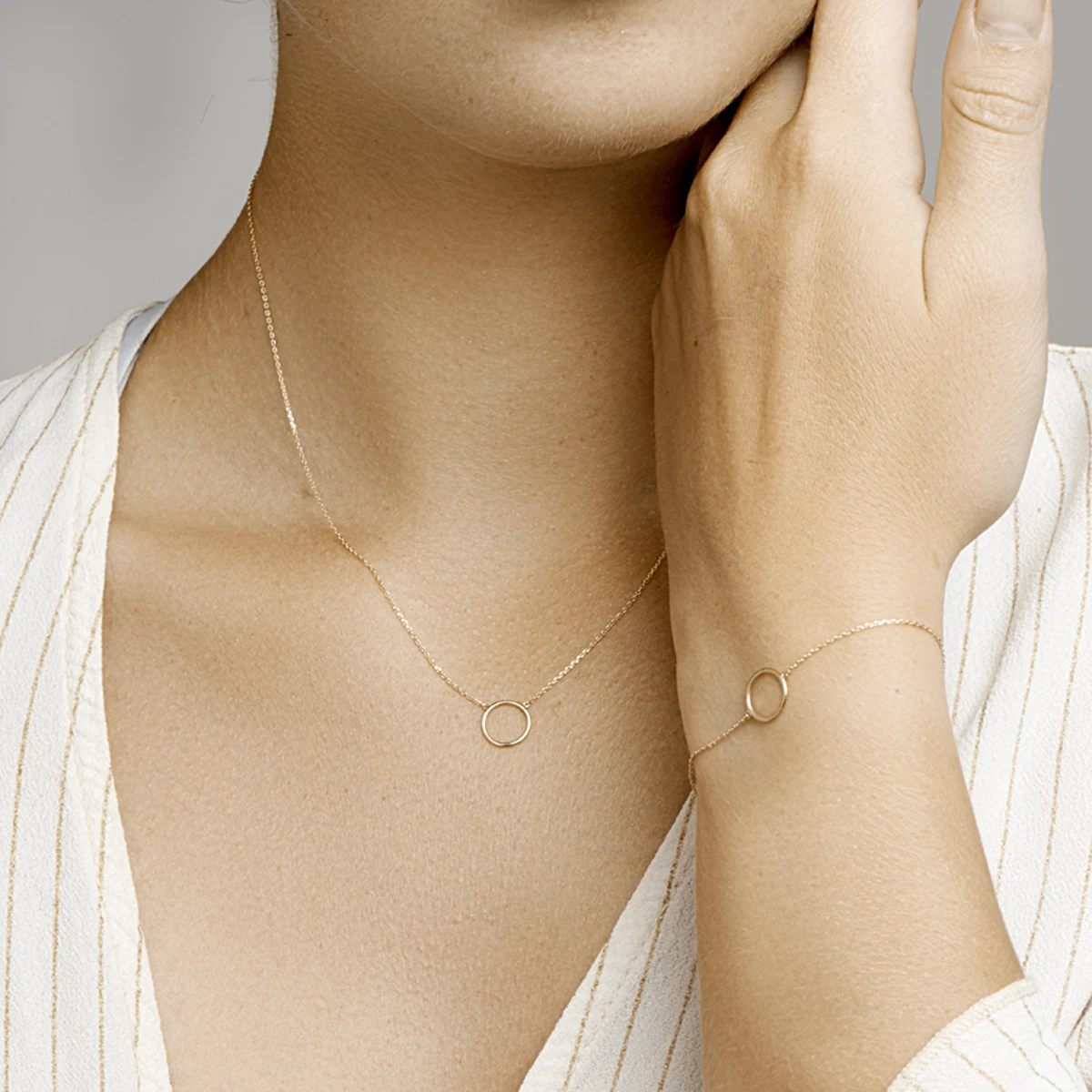 armband rondje 16,5 - 17,5 - 18,5 cm 14K geelgoud
