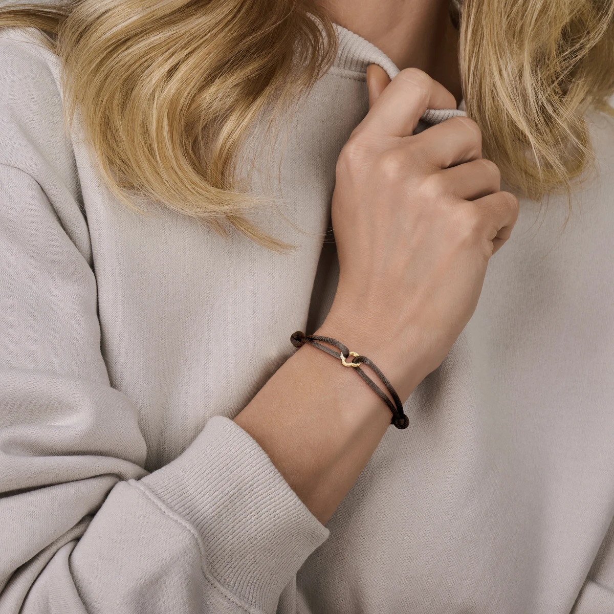 armband satijn zwart bloem diamant 0.12ct h si 13 - 26 cm 14K goud met rubber/nylon/leer