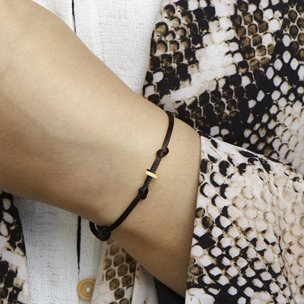 armband satijn zwart letter 13 - 26 cm 14K goud met rubber/nylon/leer