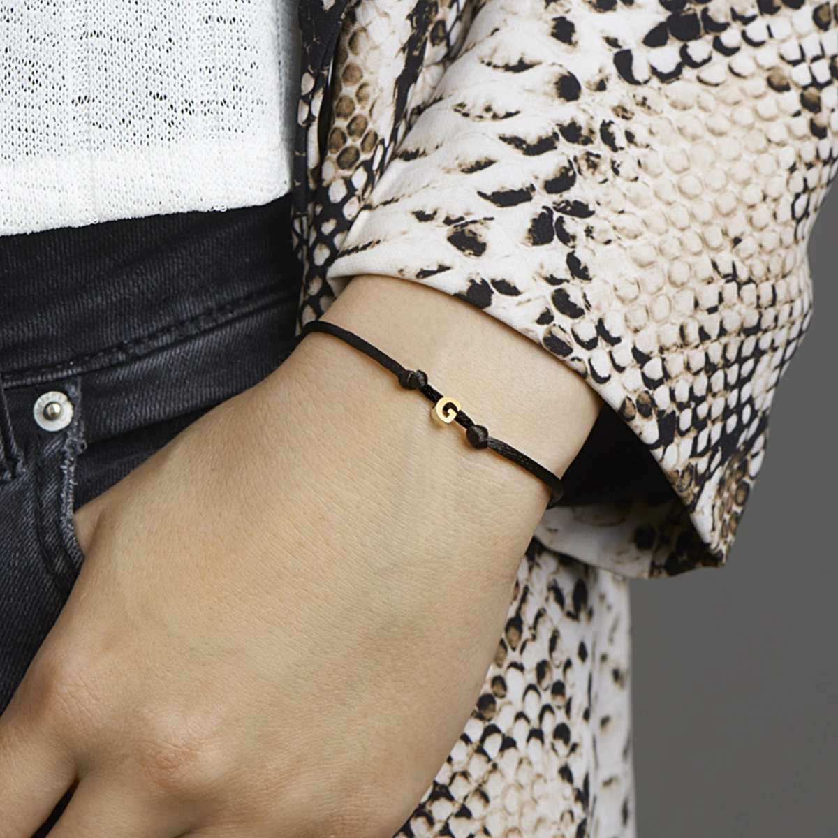 armband satijn zwart letter 13 - 26 cm 14K goud met rubber/nylon/leer