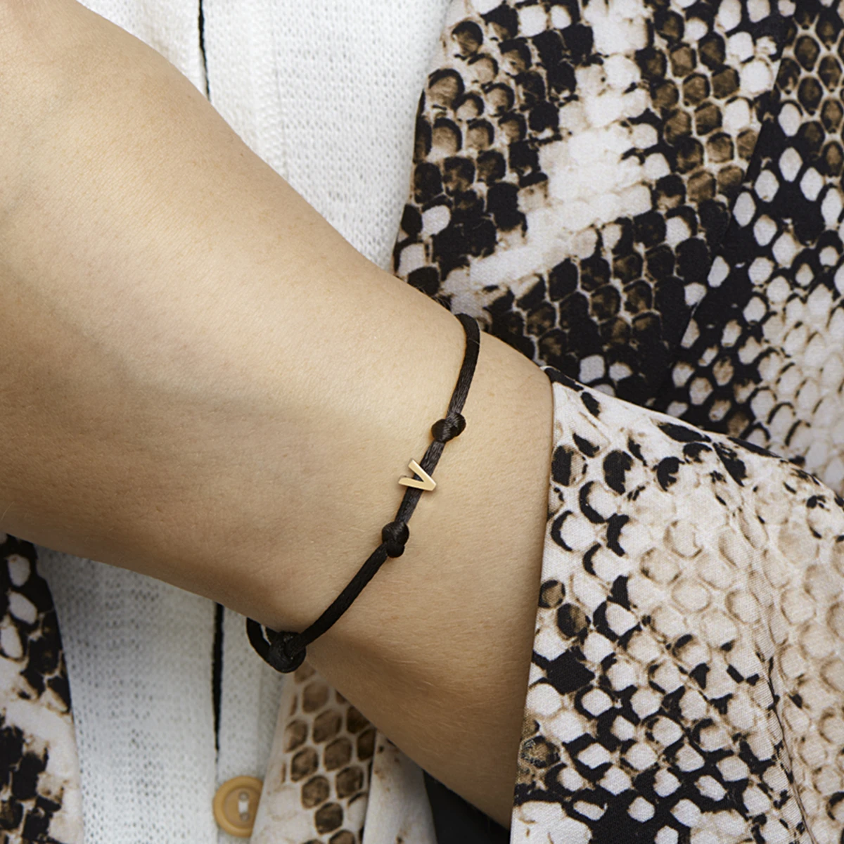 armband satijn zwart letter 13 - 26 cm 14K goud met rubber/nylon/leer