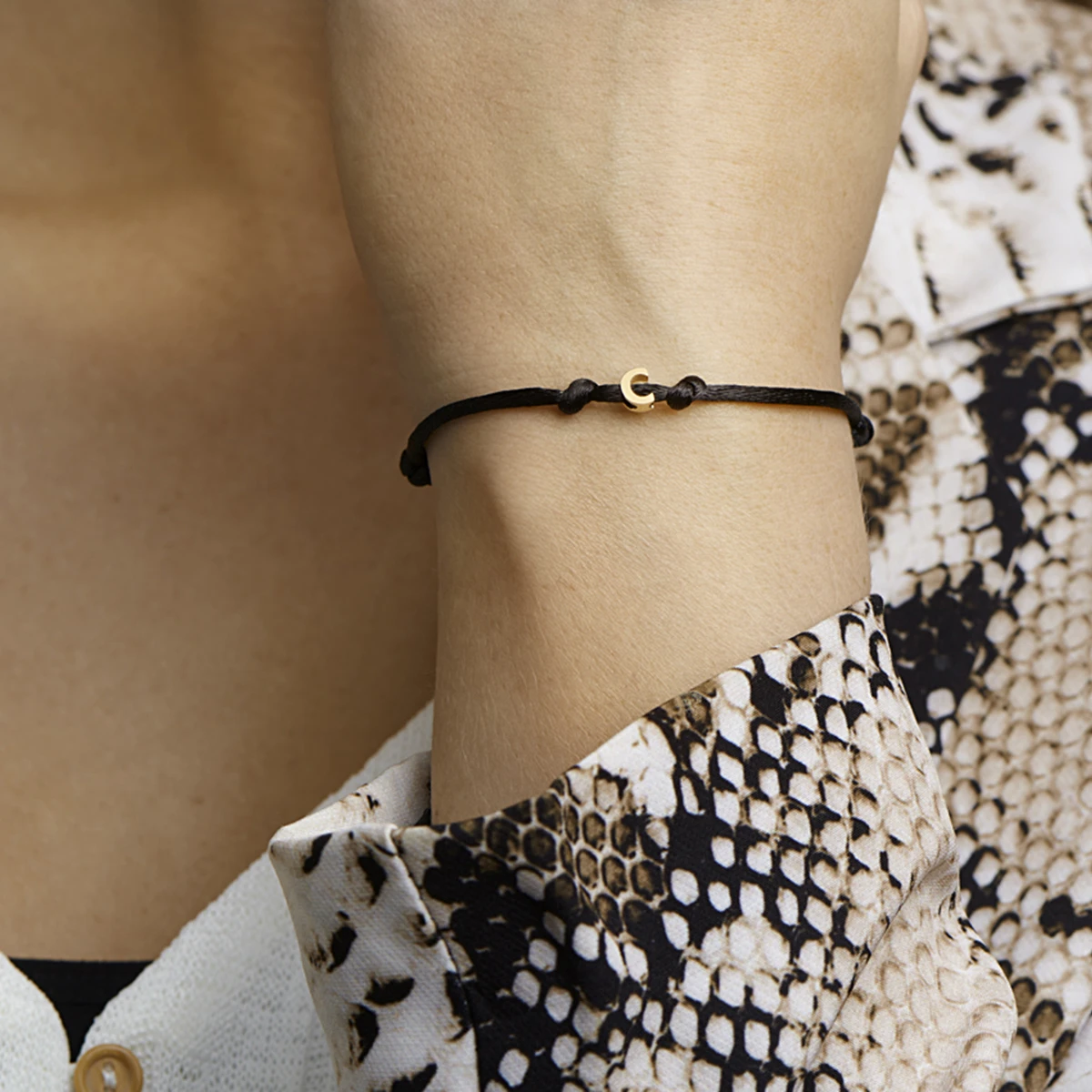 armband satijn zwart letter 13 - 26 cm 14K goud met rubber/nylon/leer