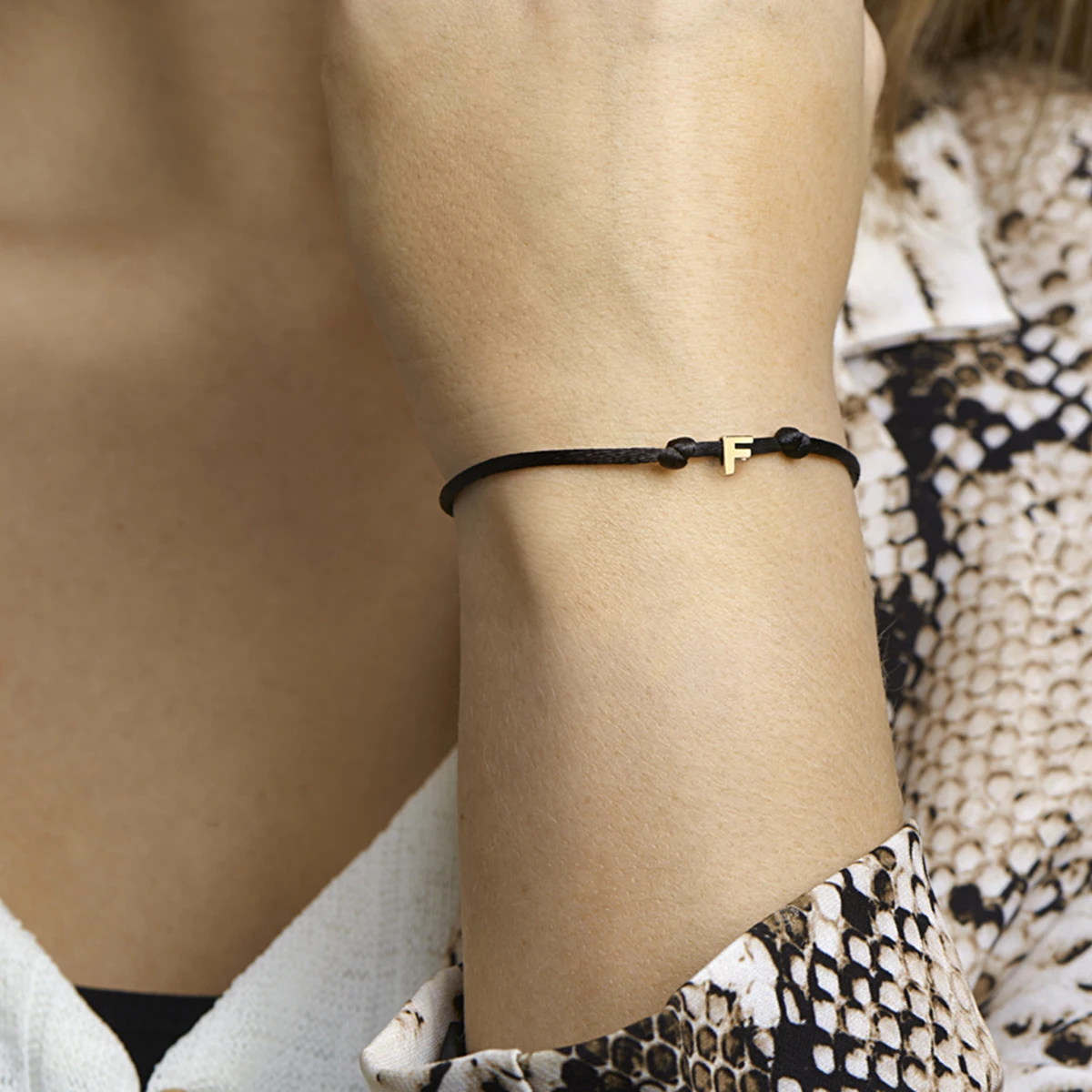 armband satijn zwart letter 13 - 26 cm 14K goud met rubber/nylon/leer