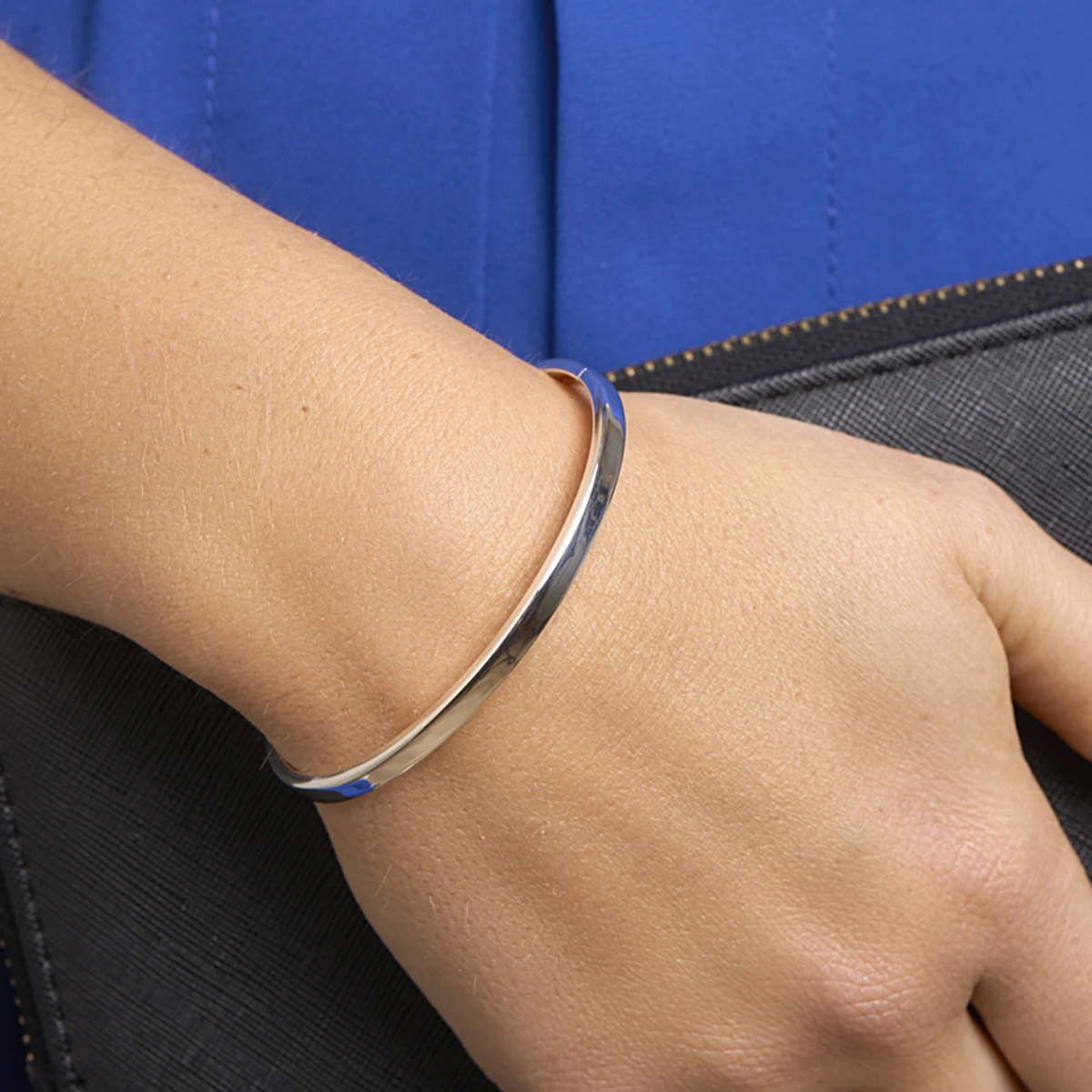 bangle dop 4 mm vlakke buis zilver wit