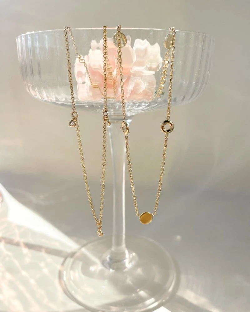 Collier geelgoud briljant 0,12 crt.