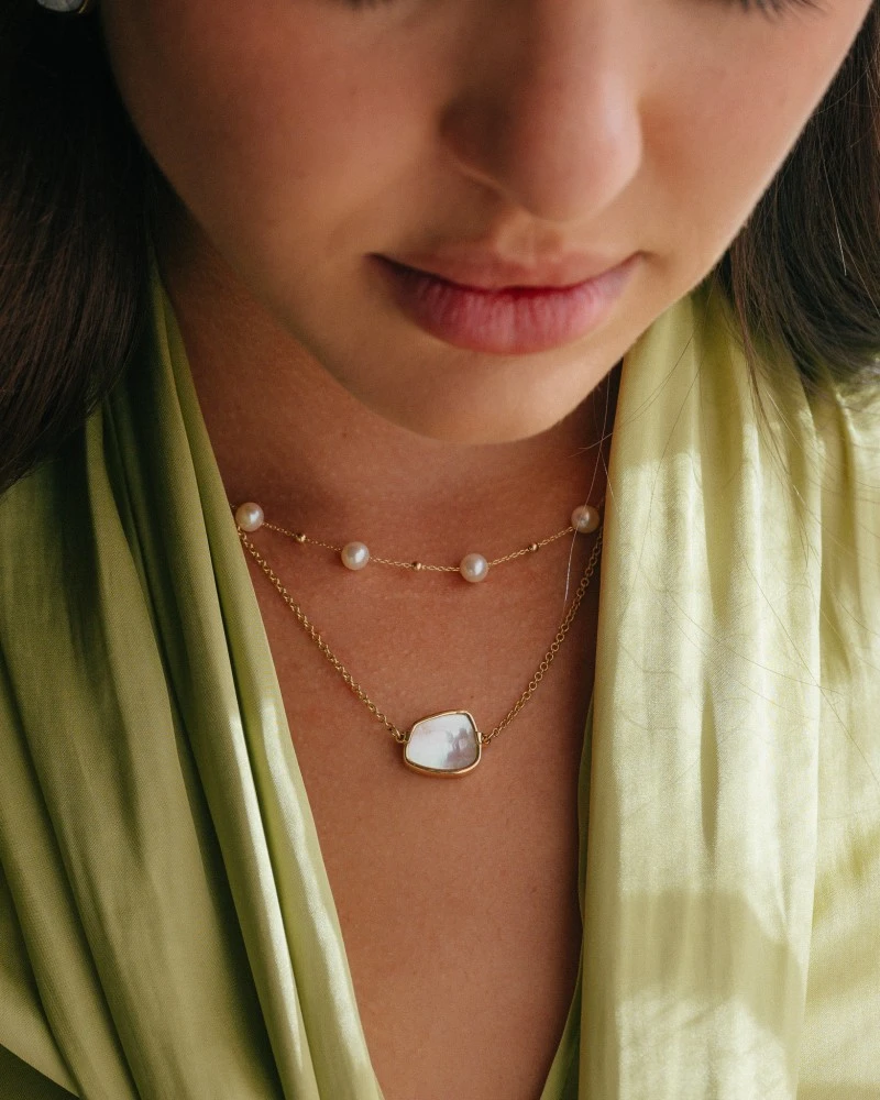 Collier geelgoud parelmoer
