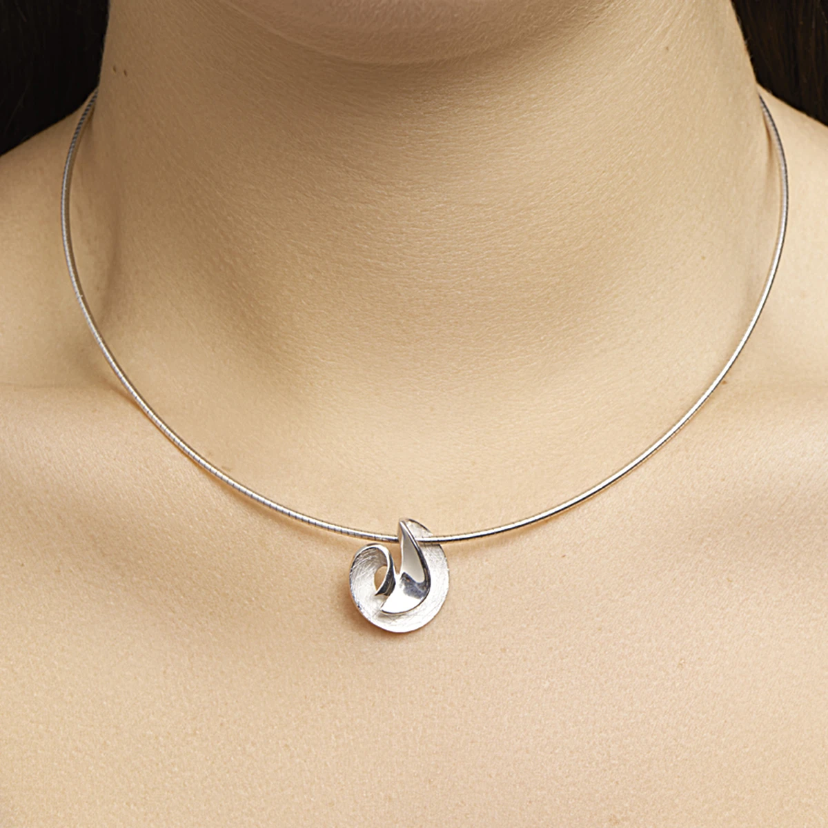 collier gescratcht 42 + 3 cm zilver gerhodineerd