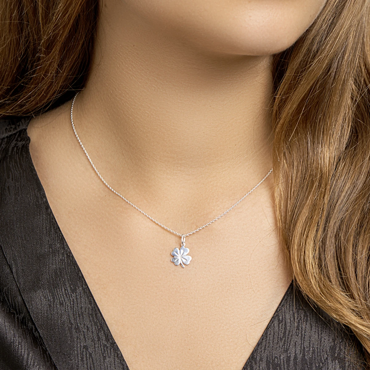 collier klavertje 41 + 4 cm zilver wit