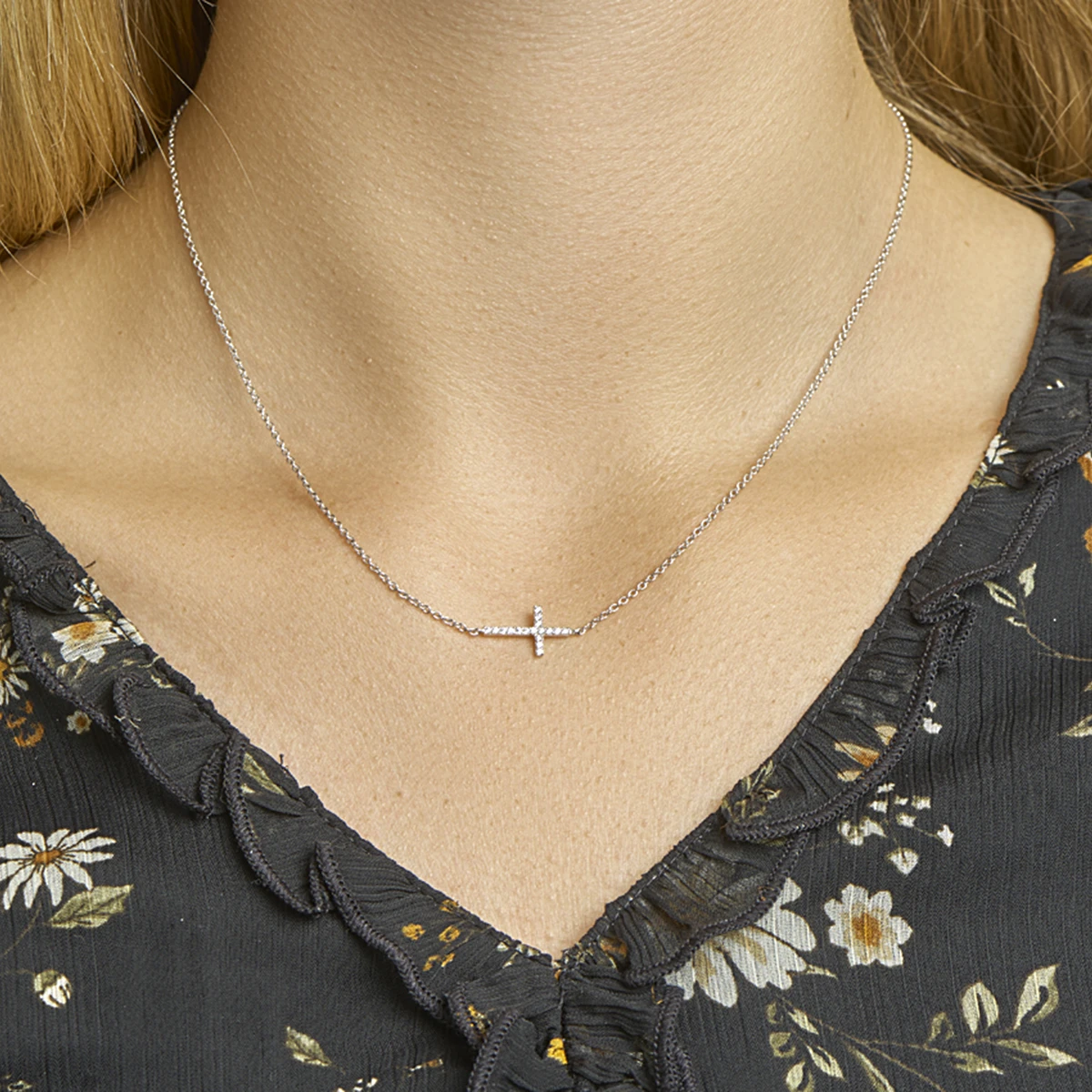collier kruis zirkonia 41 + 4 cm zilver gerhodineerd