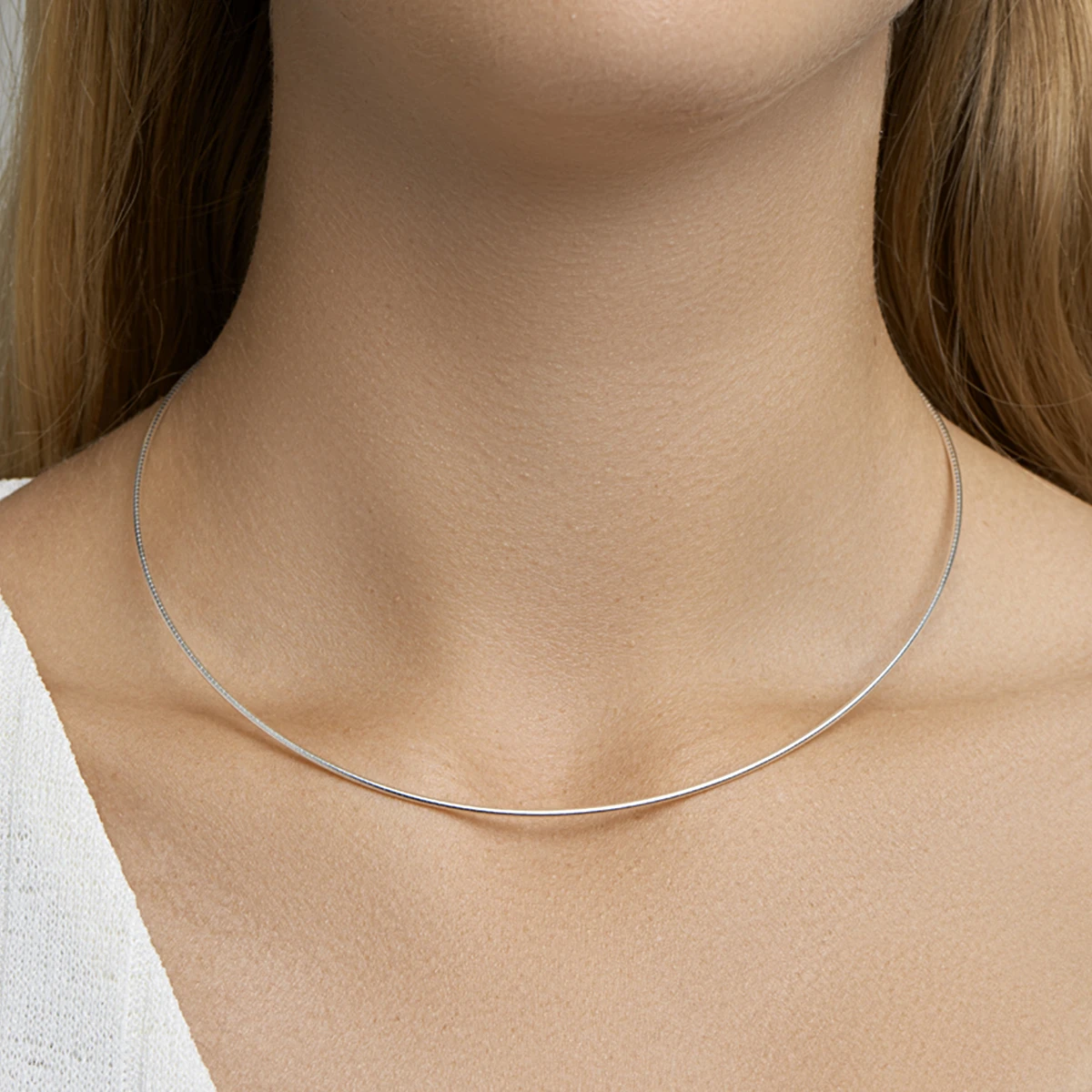 collier omega rond 1,4 mm 42 + 3 cm zilver wit