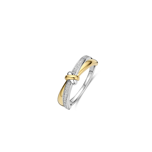Contrast Knot Twisted Zirkonia Ring