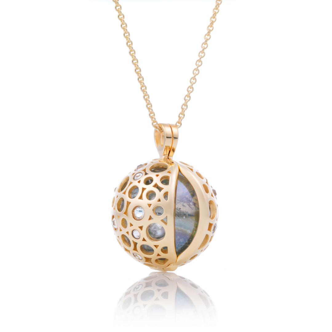 Gold plated pendant CZ