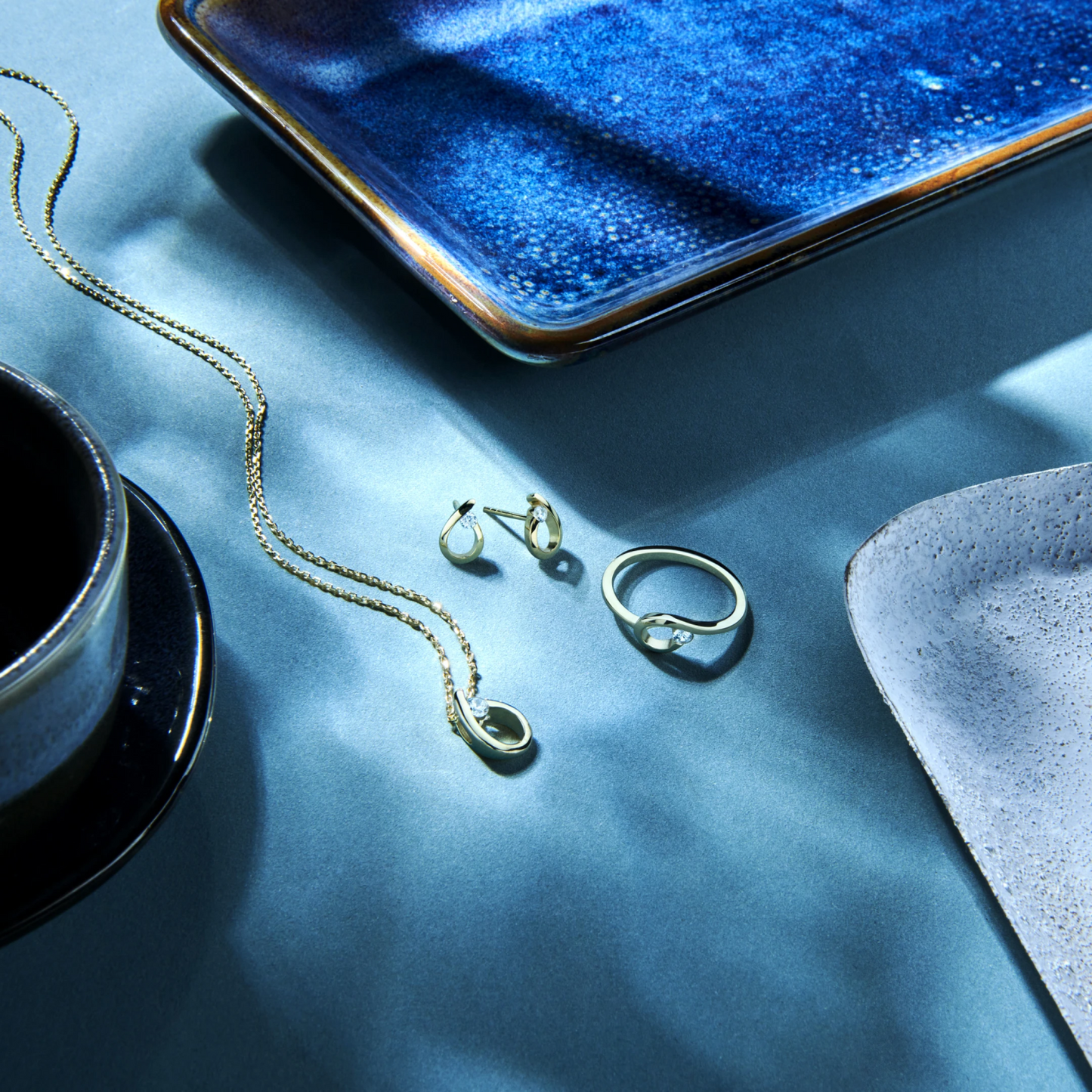 hanger druppel zirkonia 13 mm 14K geelgoud