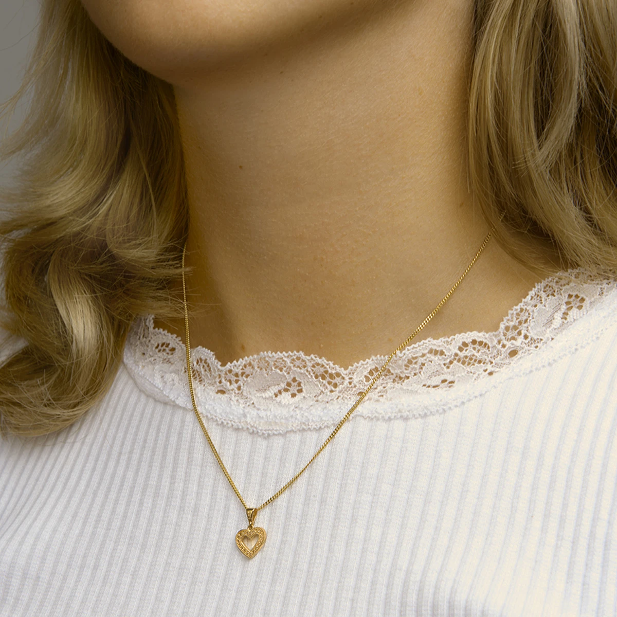 hanger hart zirkonia 14K geelgoud