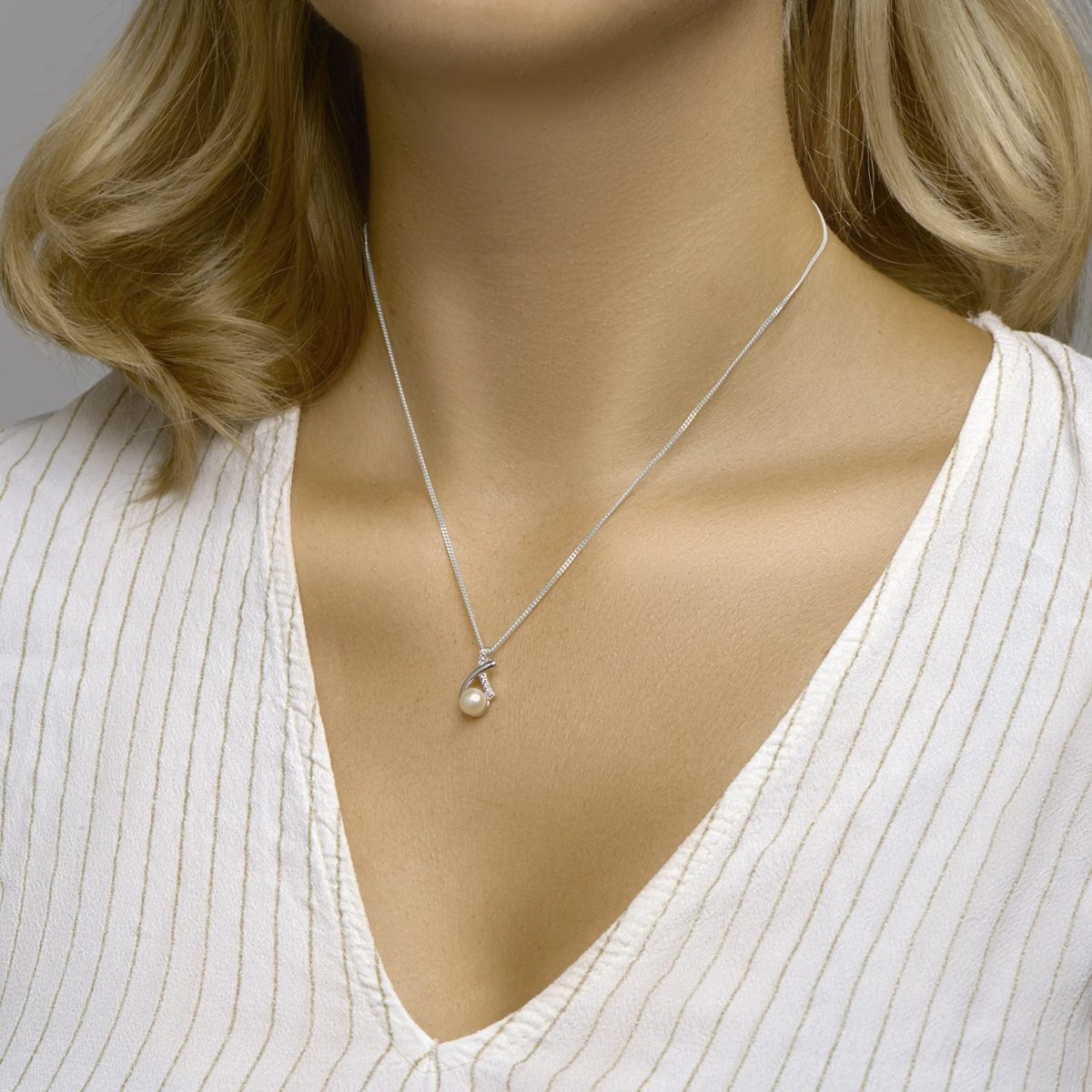 hanger parel en zirkonia zilver gerhodineerd