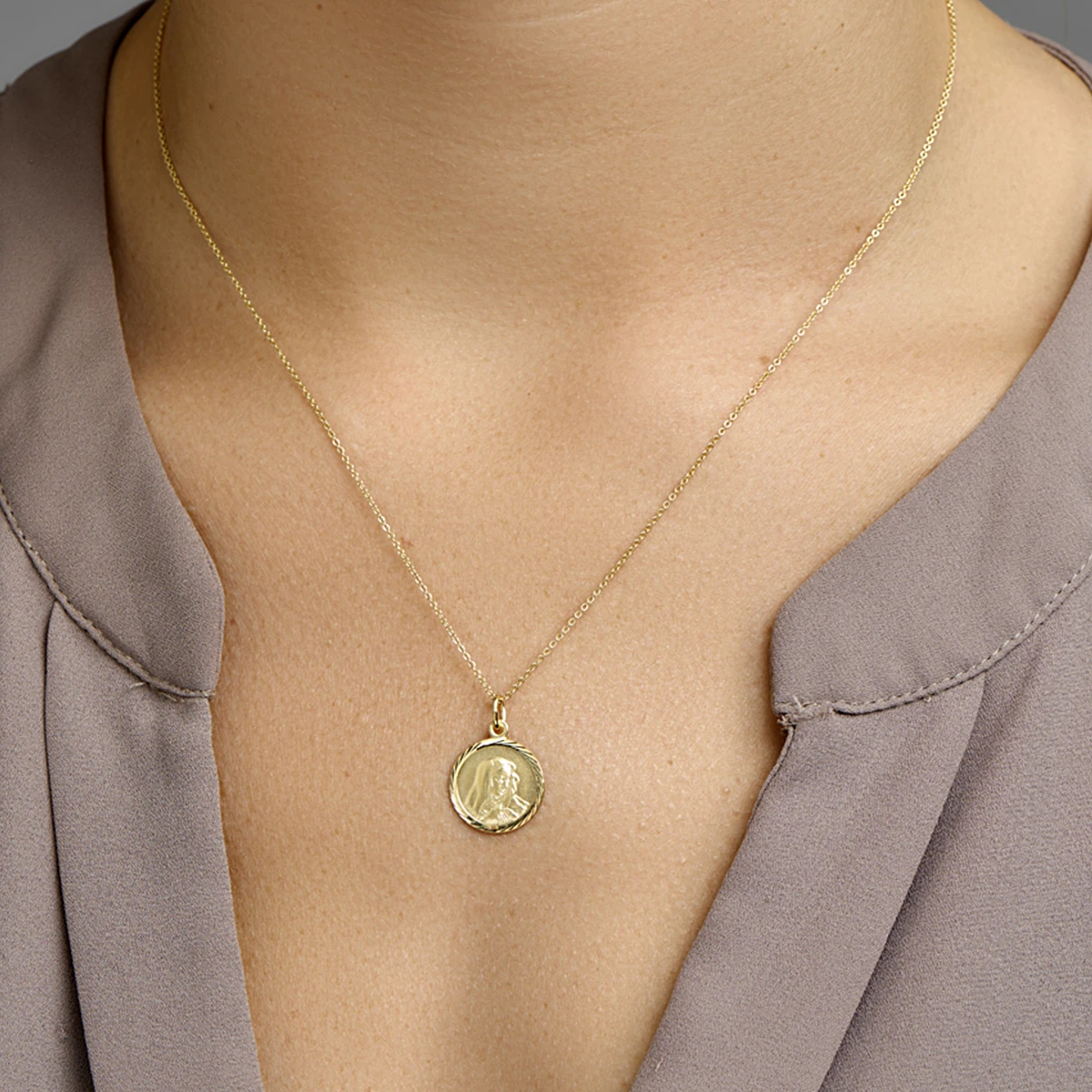 hanger scapulier gediamanteerd 14K geelgoud