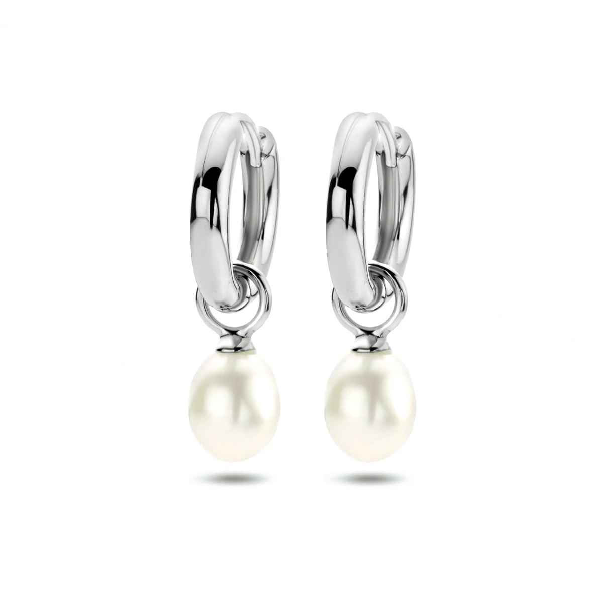klapoorringen parel zilver gerhodineerd