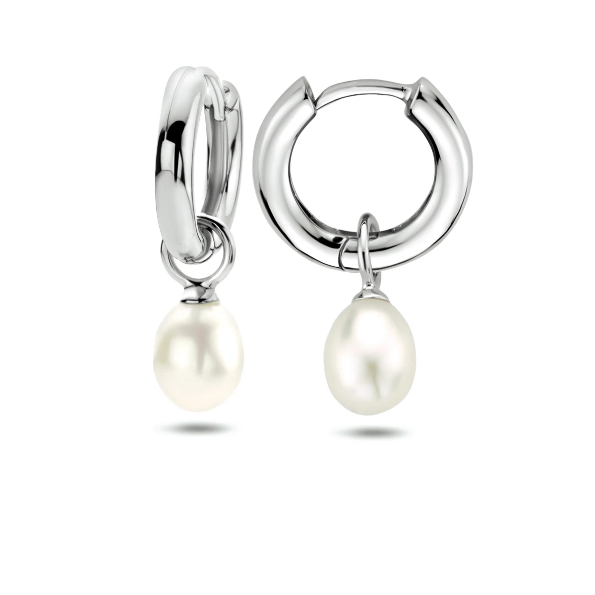 klapoorringen parel zilver gerhodineerd