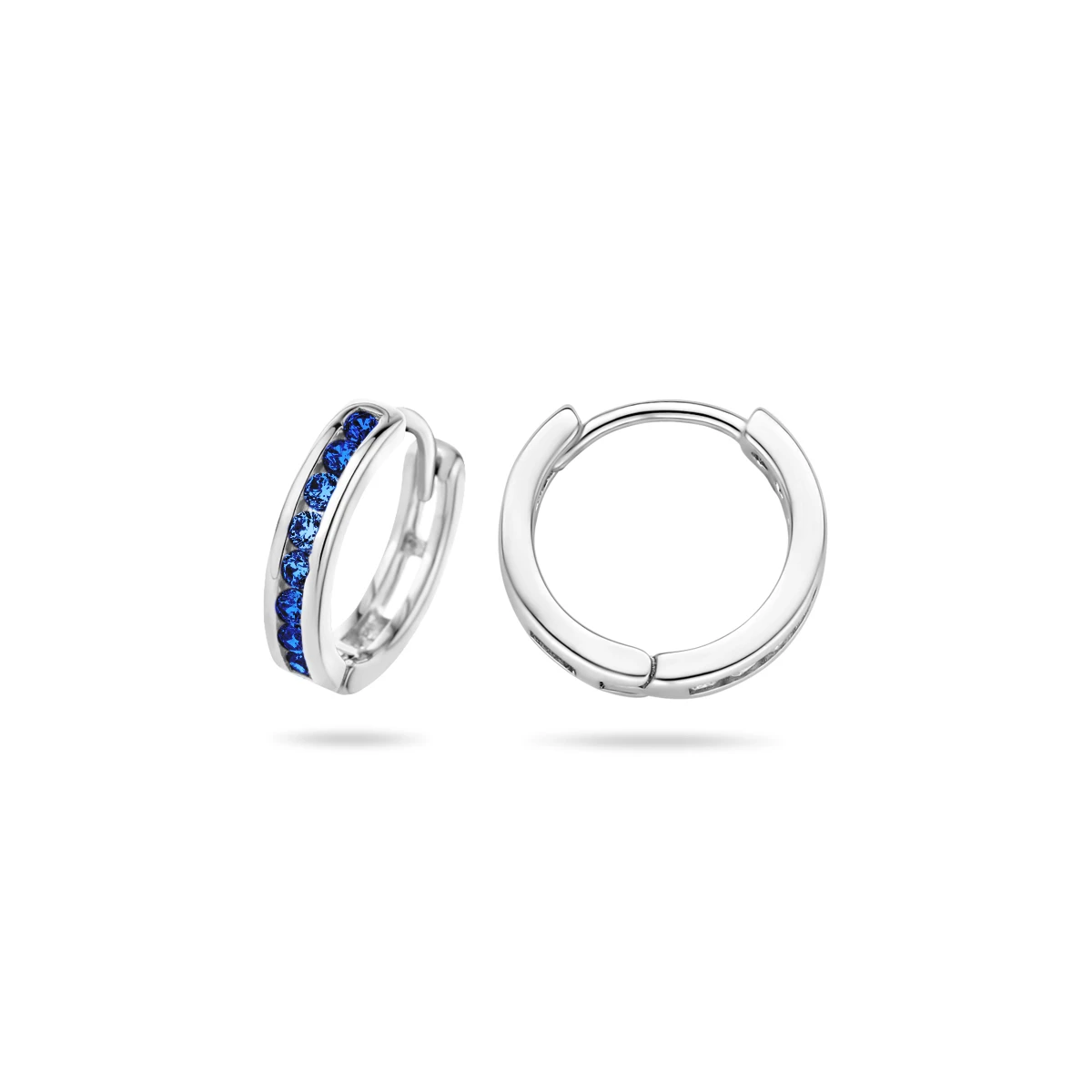 klapoorringen synth. saffier 12,5 mm zilver gerhodineerd