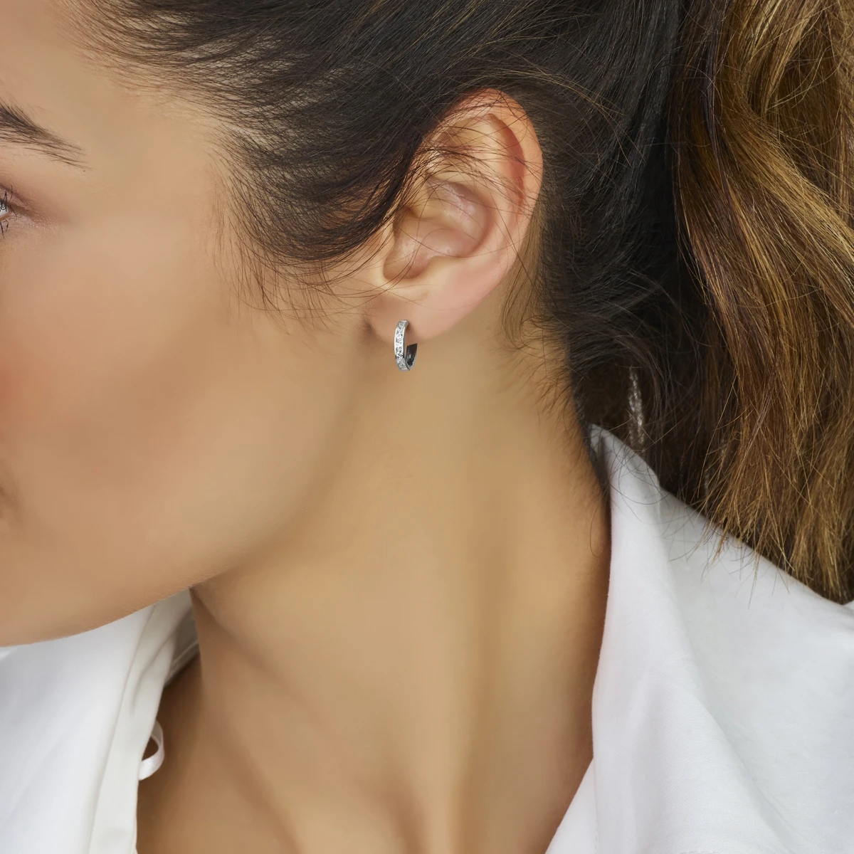 klapoorringen zirkonia 12,5 mm 14K witgoud