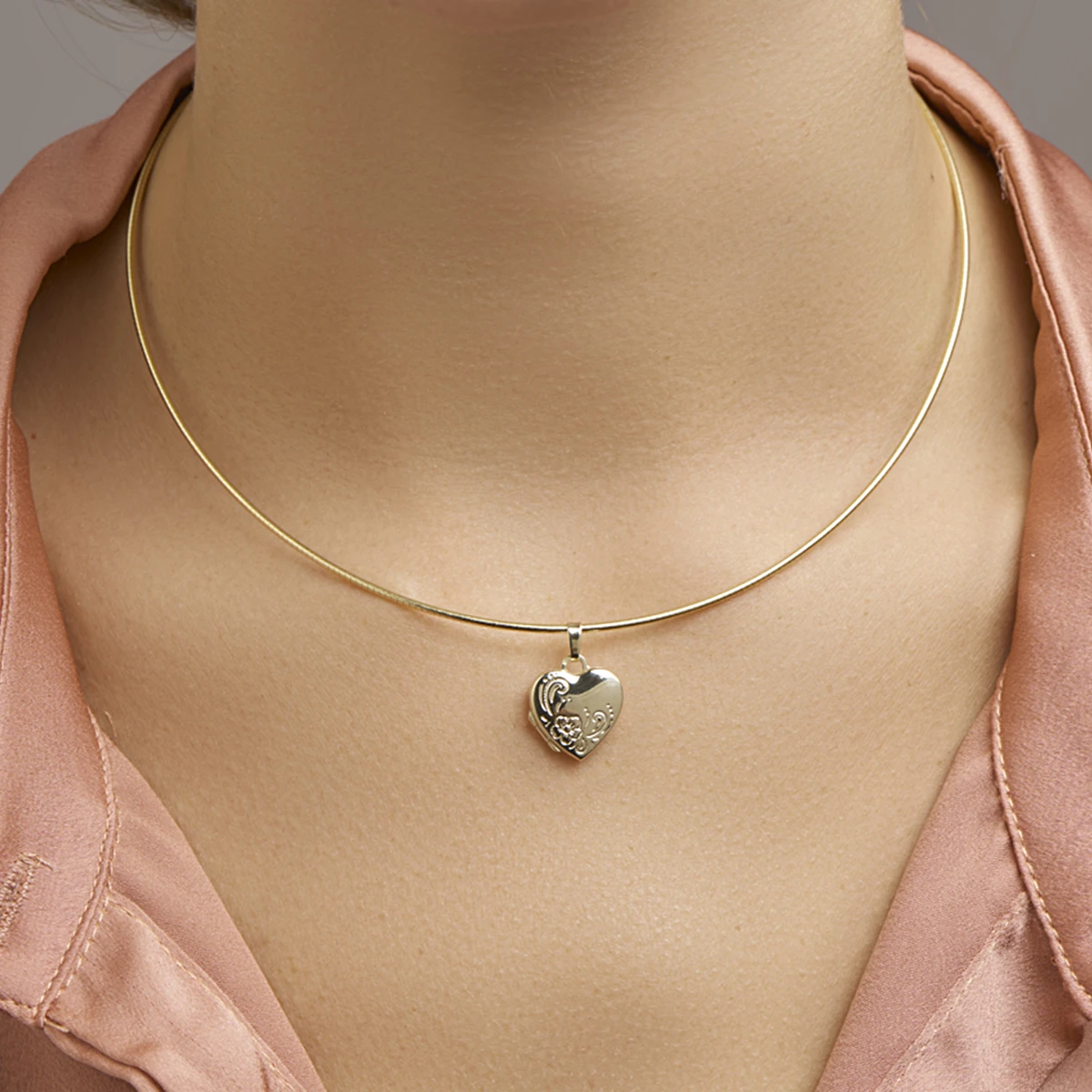 medaillon hart gravure 14K geelgoud