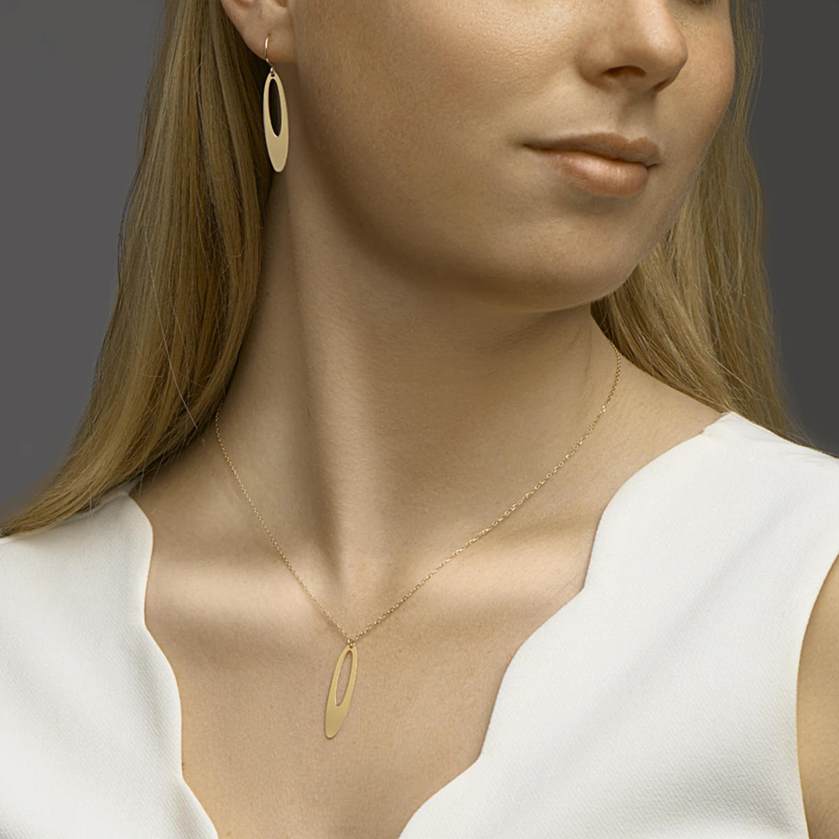 oorhangers ovaal franse haak 14K geelgoud