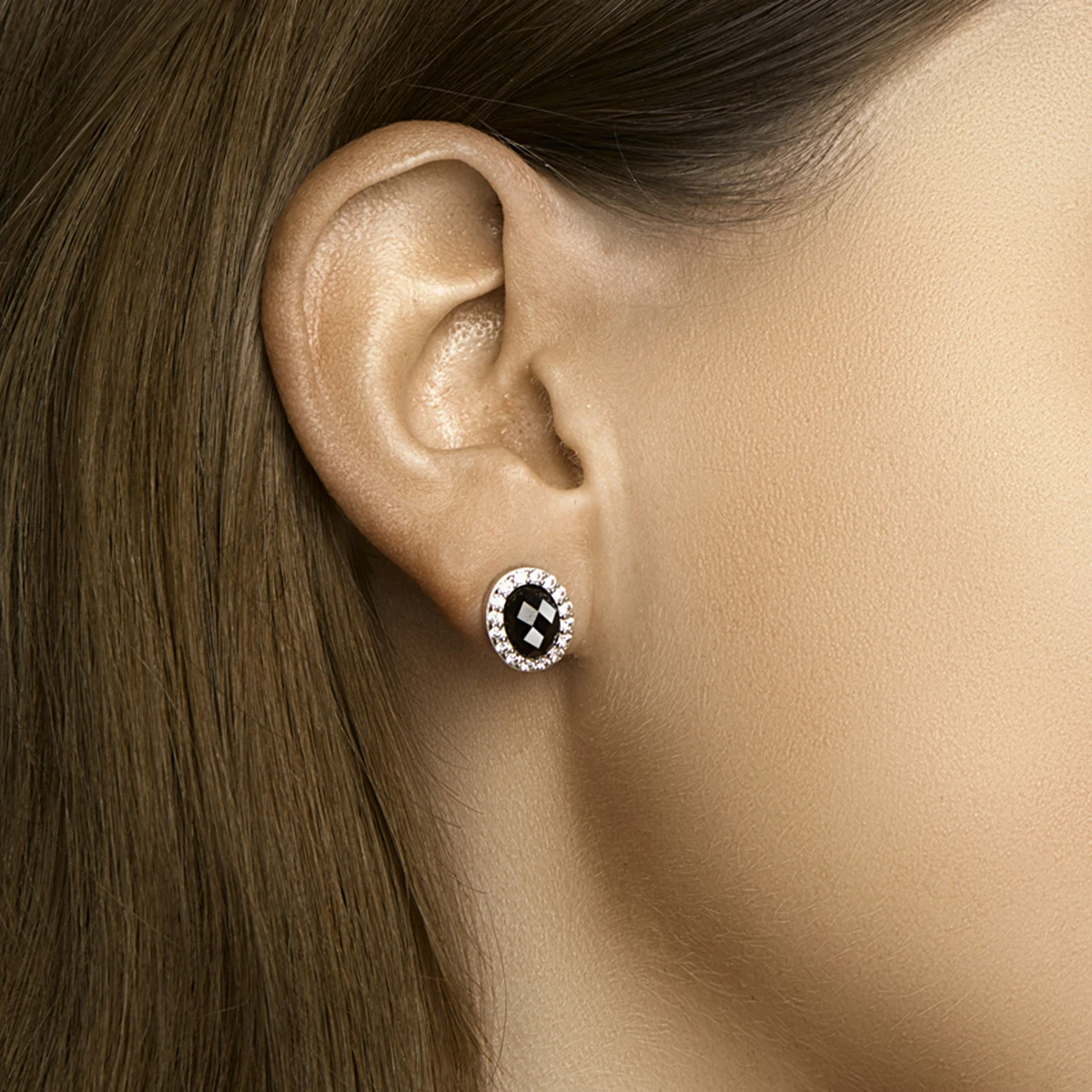 oorknoppen onyx en zirkonia halo zilver gerhodineerd