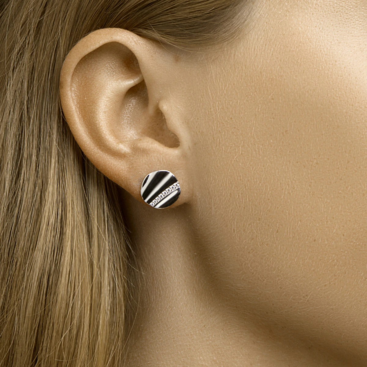 oorknoppen rond zirkonia zilver gerhodineerd