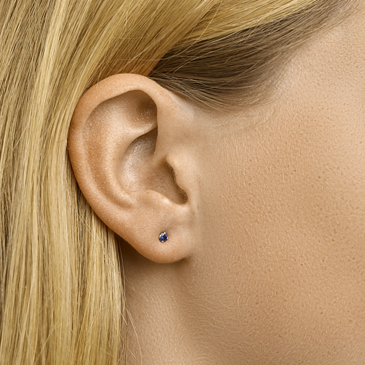 oorknoppen saffier 14K geelgoud