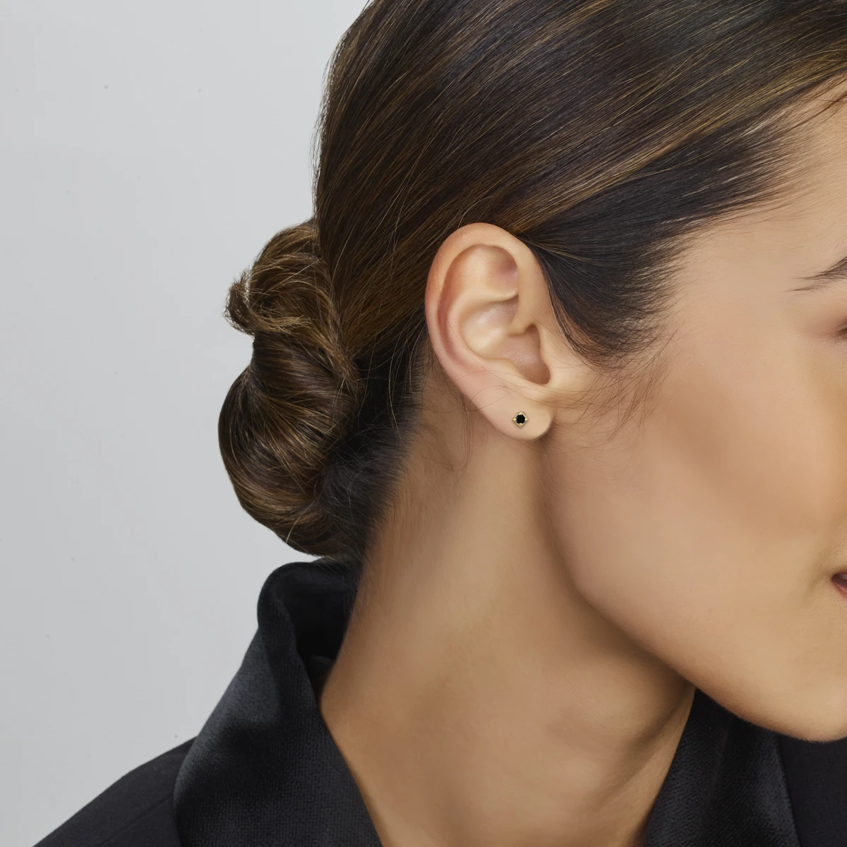 oorknoppen zwart zirkonia 14K geelgoud