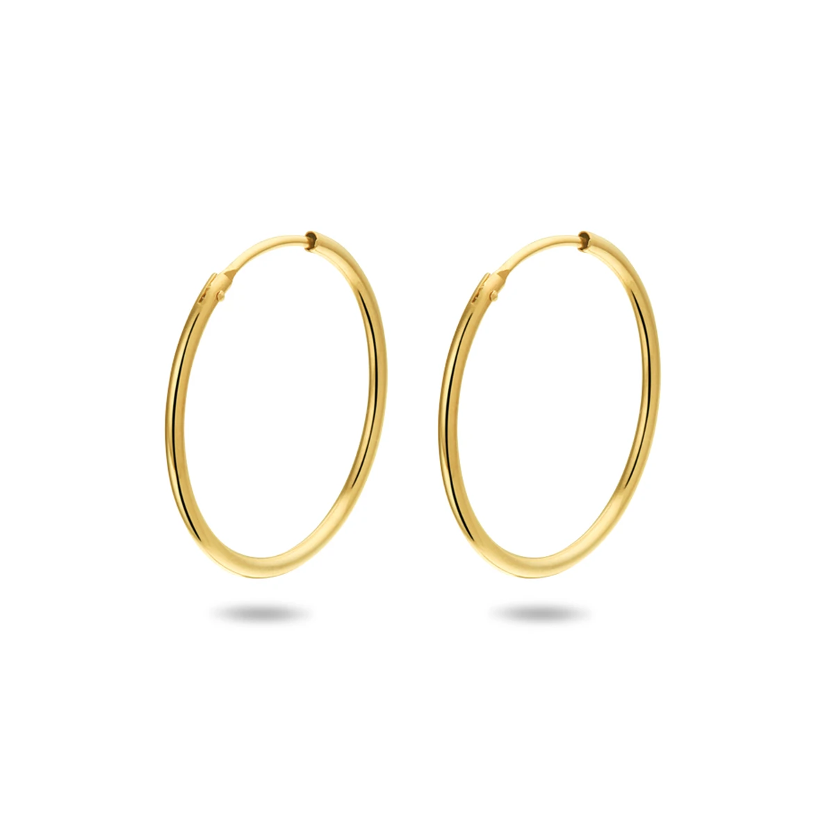 oorringen 1,5 mm ronde buis 14K geelgoud