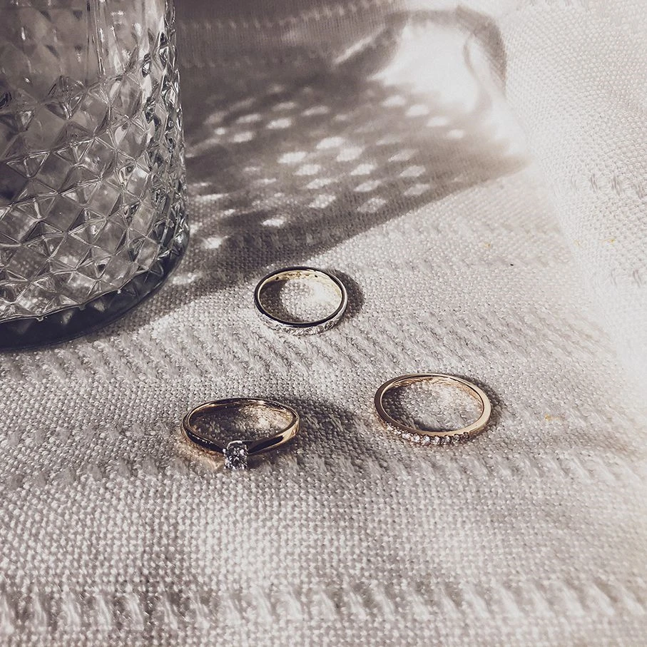 Ring geelgoud briljant 0.12 crt. Maat 54