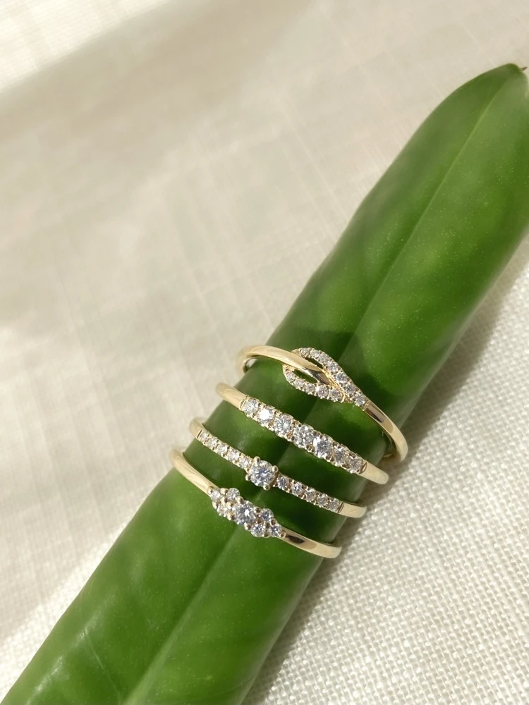 Ring geelgoud briljant 0.12 crt. Maat 56