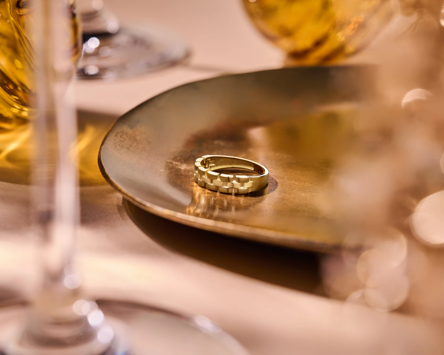 ring schakel poli/mat 14K geelgoud