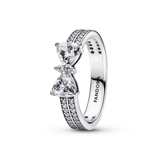 Sprankelende ring met strik en dubbele band