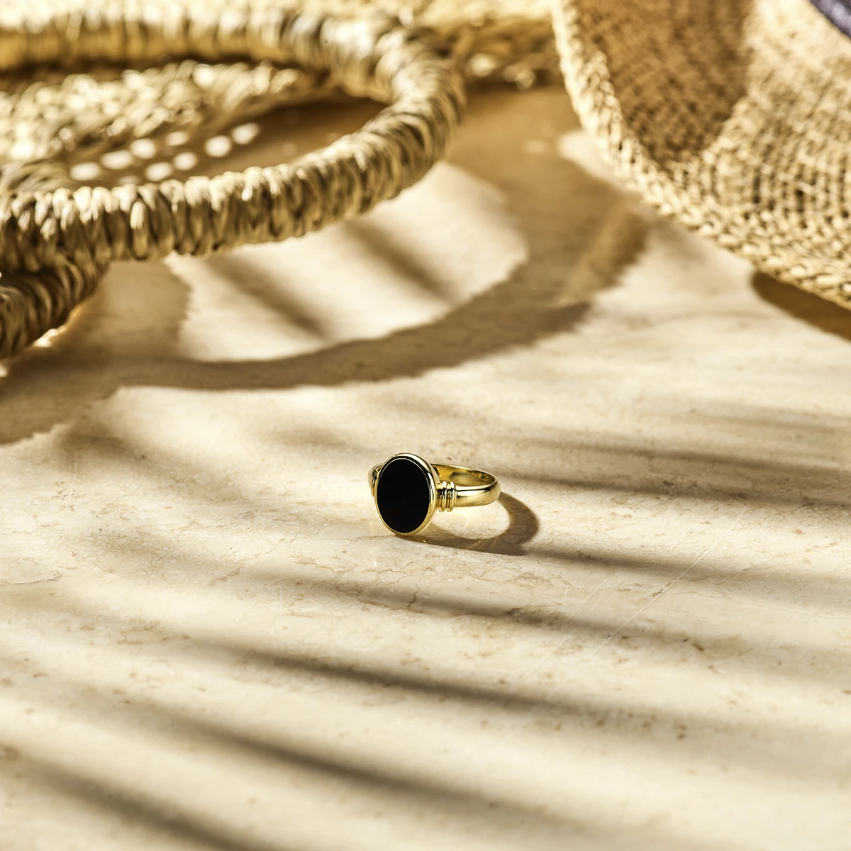 zegelring massief onyx 11 x 8,5 mm 14K geelgoud