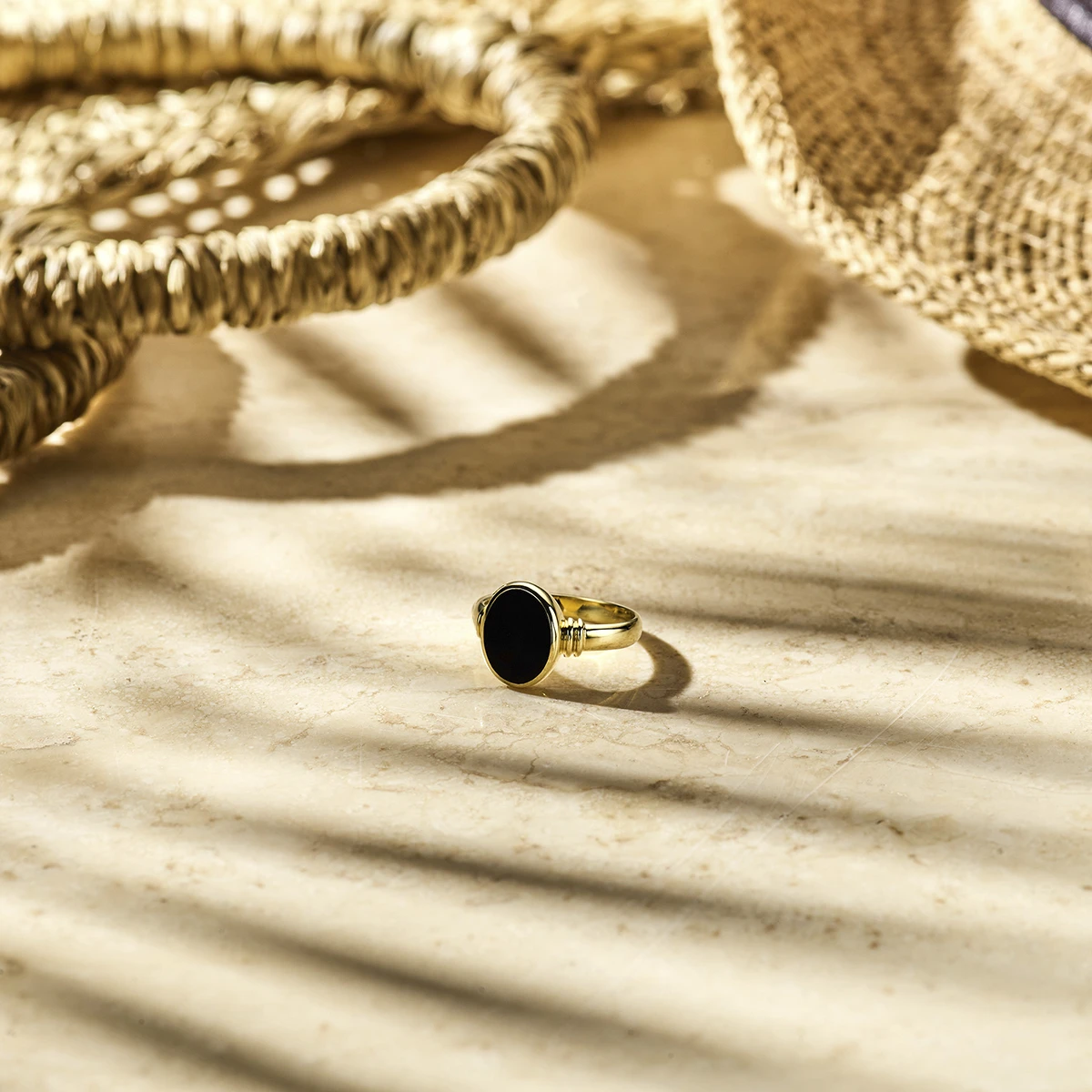 zegelring massief onyx 11 x 8,5 mm 14K geelgoud