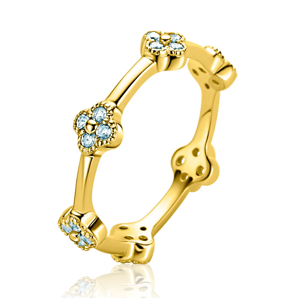 ZINZI gold plated zilveren ring (5mm breed) met lichtblauwe klavers ZIR2662