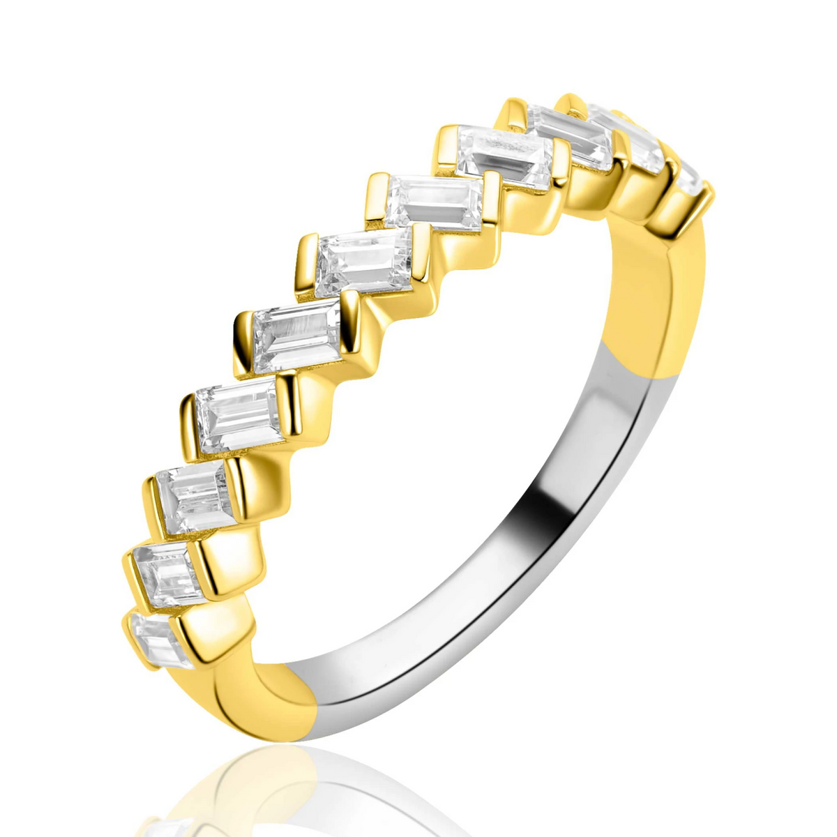 ZINZI goldplated zilveren ring bezet met baguette-geslepen zirkonia’s in een modern lijnenspel ZIR2829
