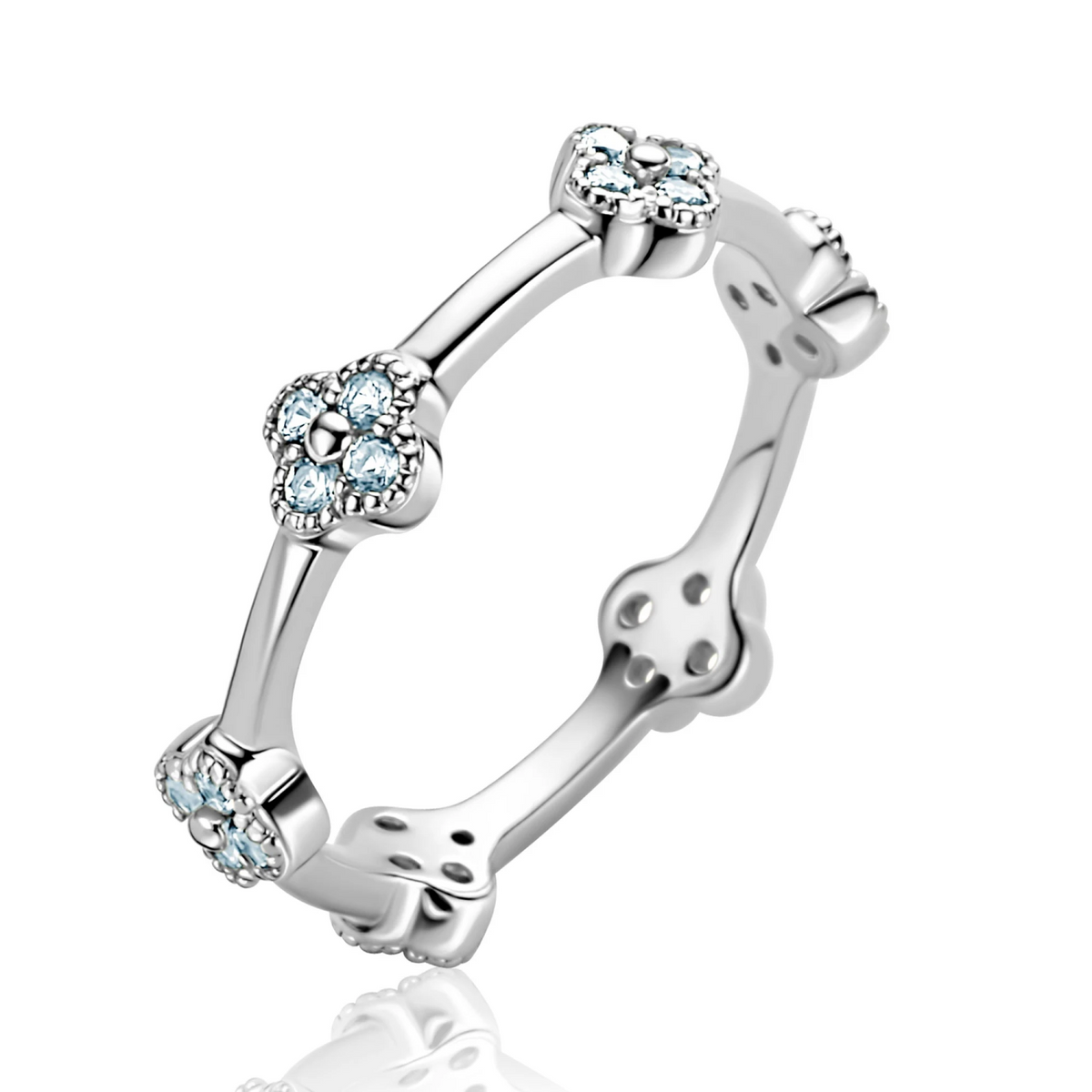 ZINZI zilveren ring (5mm breed) met lichtblauwe klavers ZIR2663
