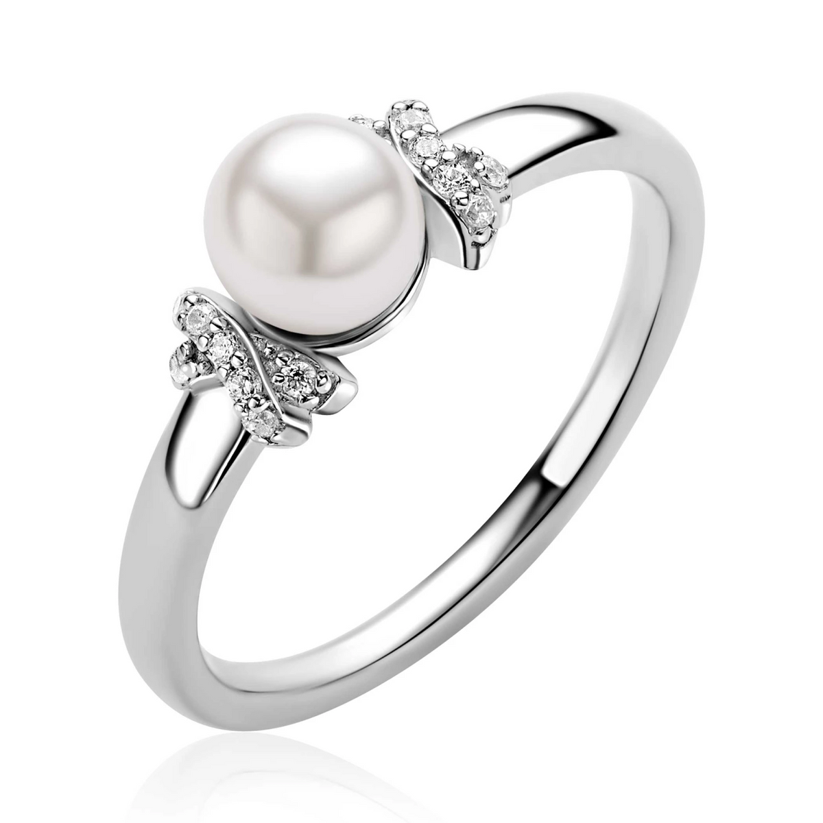 ZINZI zilveren ring met een witte parel (6mm), aan weerszijden subtiel bezet met witte zirkonia's in een strikvormige zetting ZIR2863